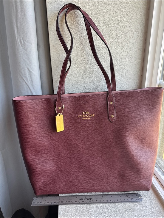 Coach Handbags - Women’s Coach Pebble Leather Town Tote Bag. Maroon F72673. Large